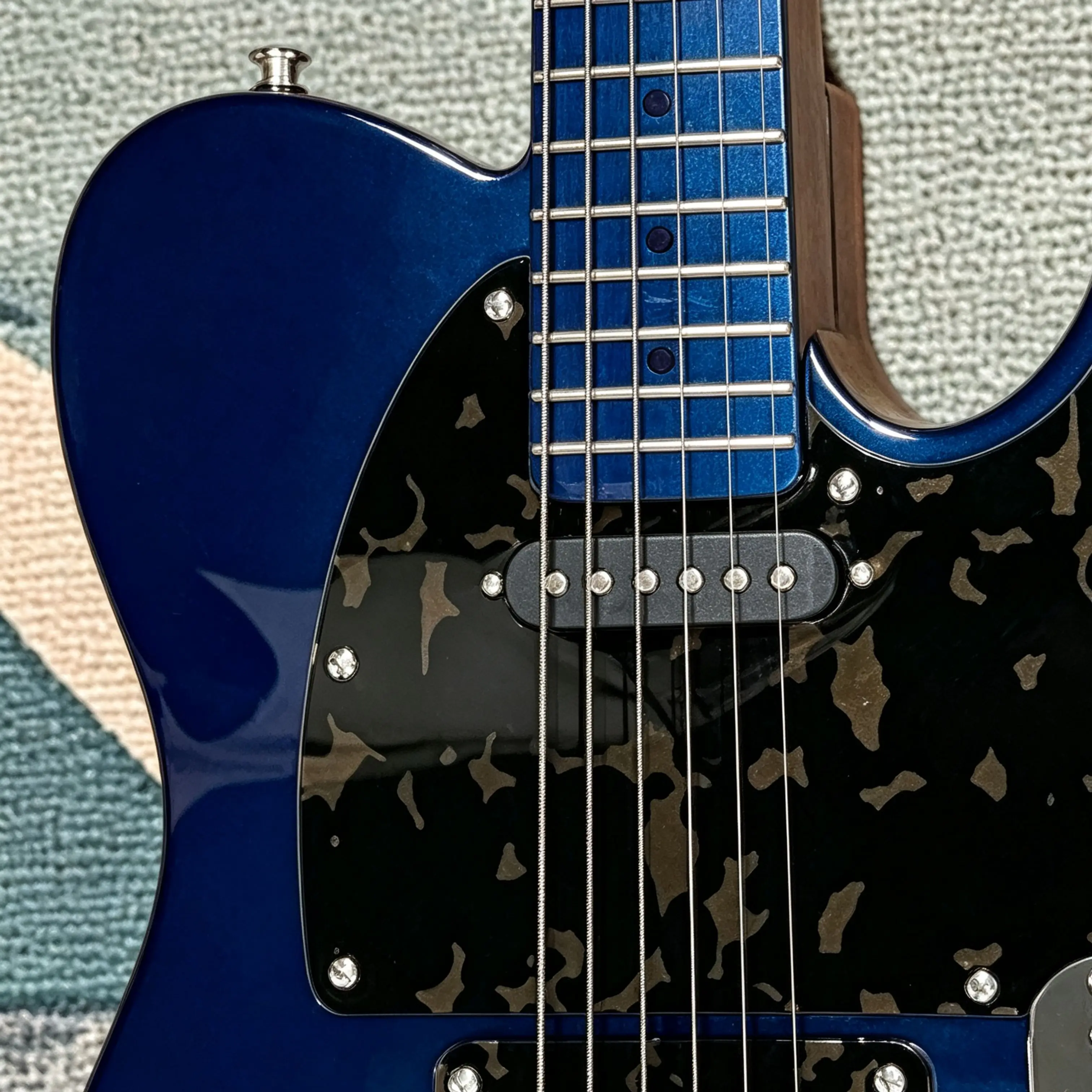Gloss Deep Blue Electric Guitar, Black-Brown Mottled Texture Pickguard Guitars, For Performance & Stage Display Guitarra