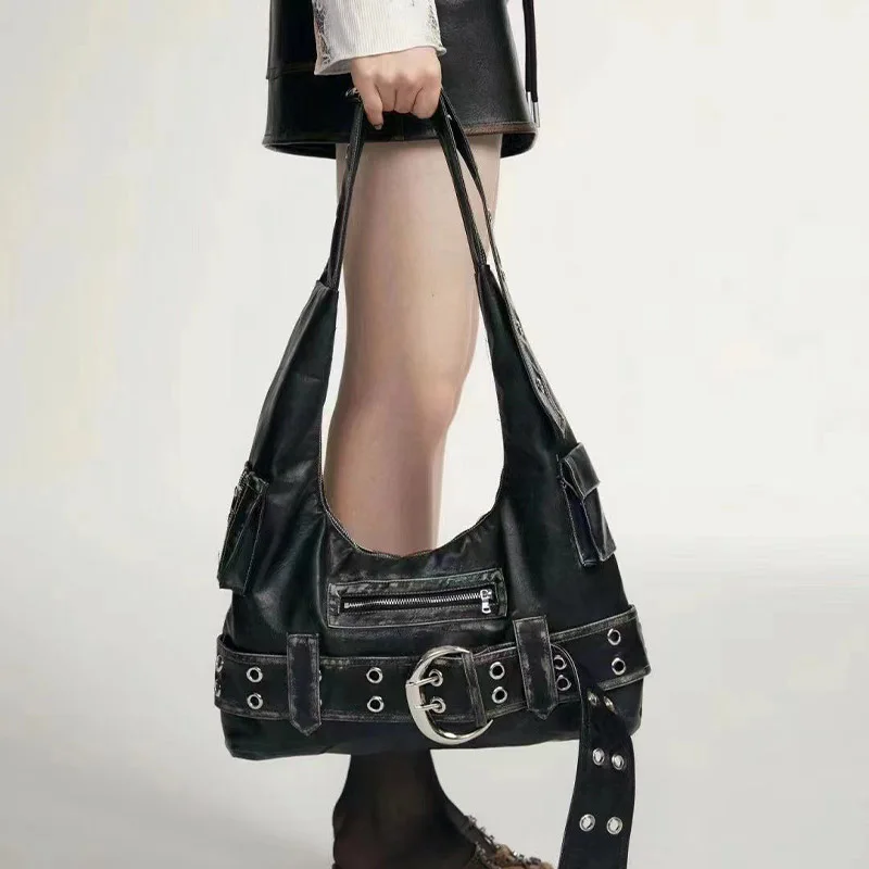 

Fashion new 2K hot girl motorcycle handbag retro luxury design PU rivets multiple pockets commuting large capacity shoulder bag