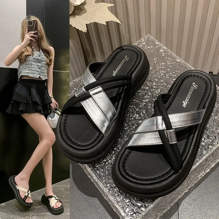 Schoenen Vrouwen Lage Slippers Casual Pantofle Glijbanen Schalie Vrouw Strand Zacht Luxe 2024 Rubber Sabot Zomer Rome Stof Hoefhakken