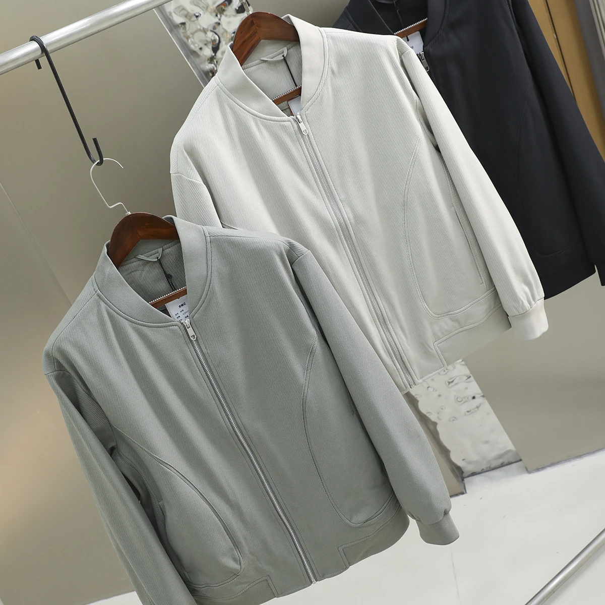 

Мужская куртка-пилот из текстурированной ткани с воротником-бомбером, модная городская стильная модель приталенного кроя с длинными рукавами на молнии