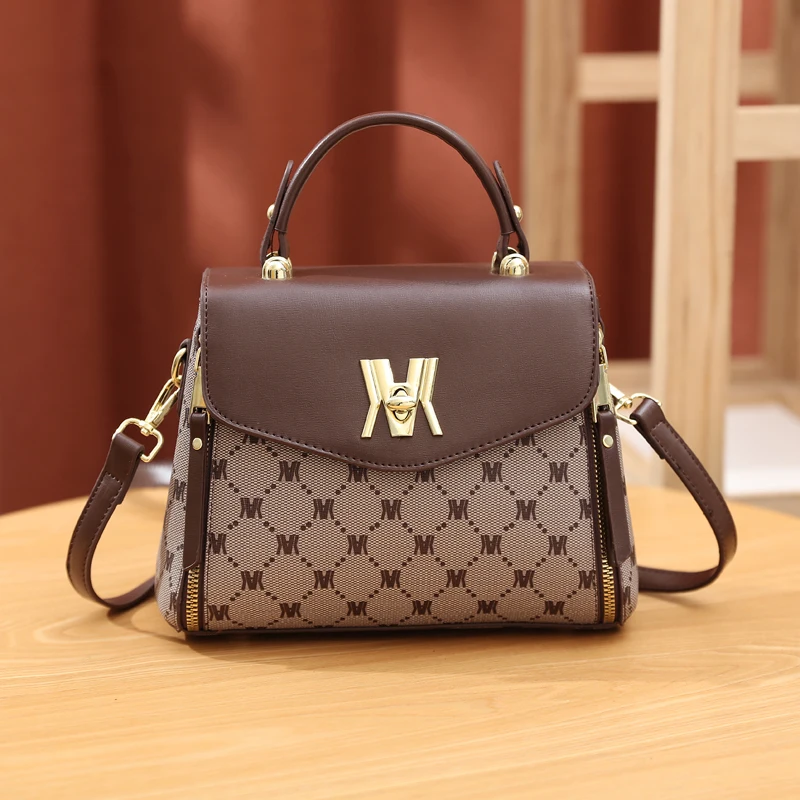 Fashionable retro printed letters, elegant and versatile one shoulder handbag