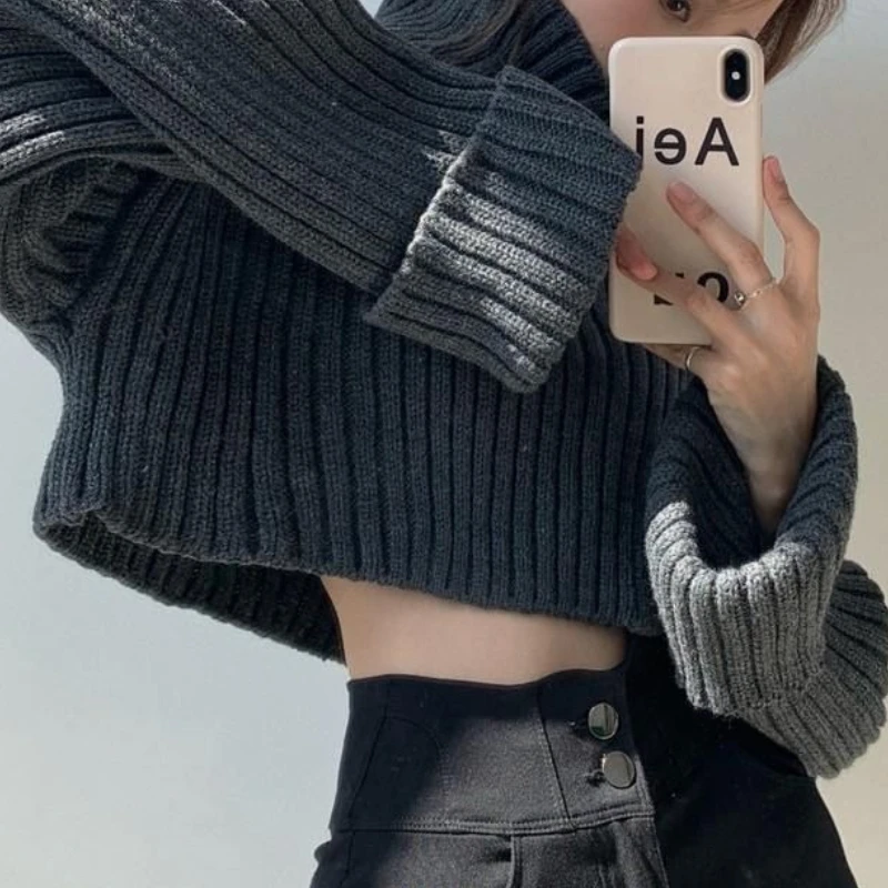 

Women's turtleneck sweater, loose fit for outerwear, autumn and winter, casual cropped style, high-waist fashionable knitted top