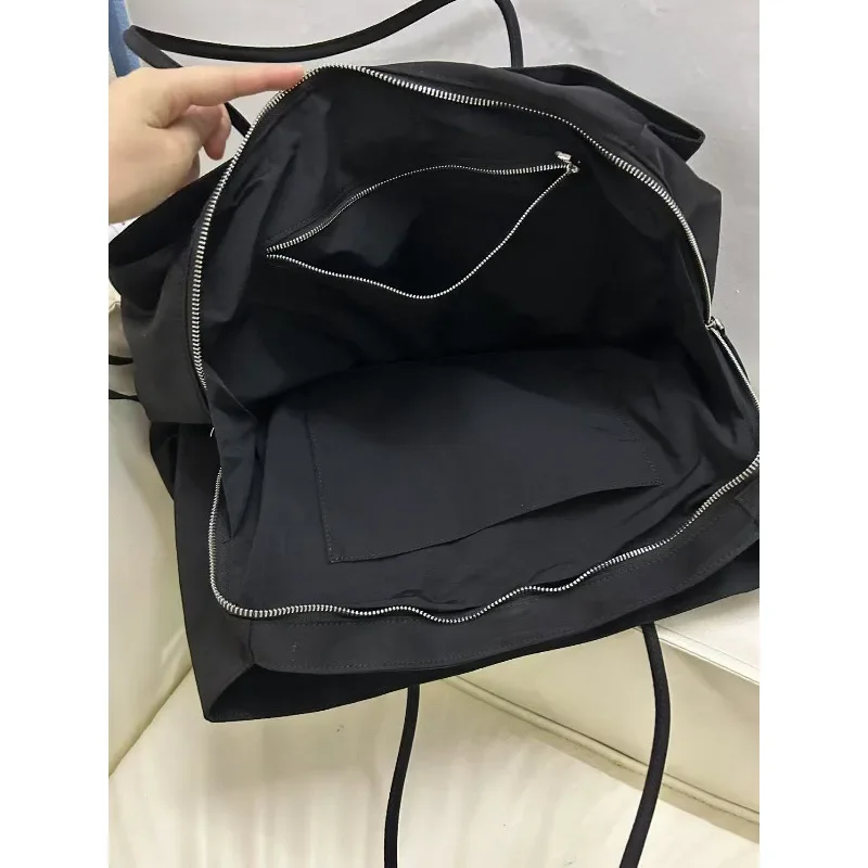 Koreanische schwarze Nylon-Handtasche, große Kapazität, minimalistische Damen-Einkaufstasche, modische Computer-Umhängetasche mit mehreren Fächern, Reisetasche – Detail 2