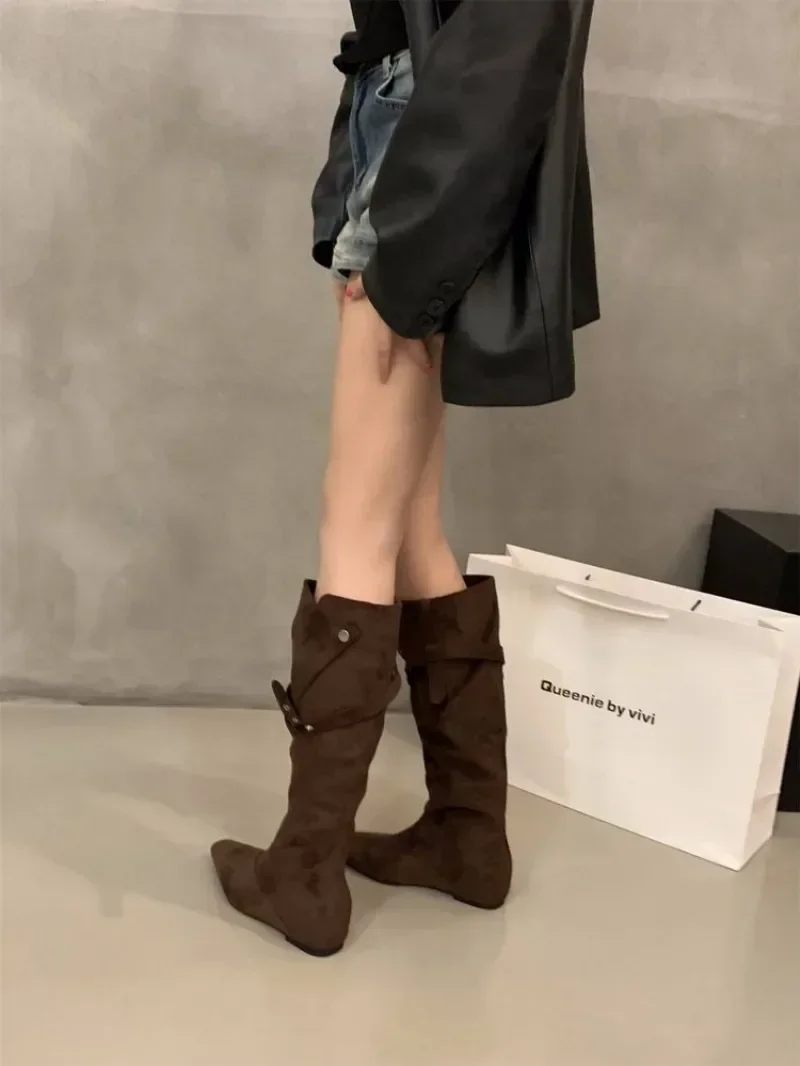 Modische knielange Damenstiefel für den Herbst, sexy spitze hohe Stiefel aus Europa und Amerika, gepolsterte Damen-High-Top-Stiefel. – Detail 6