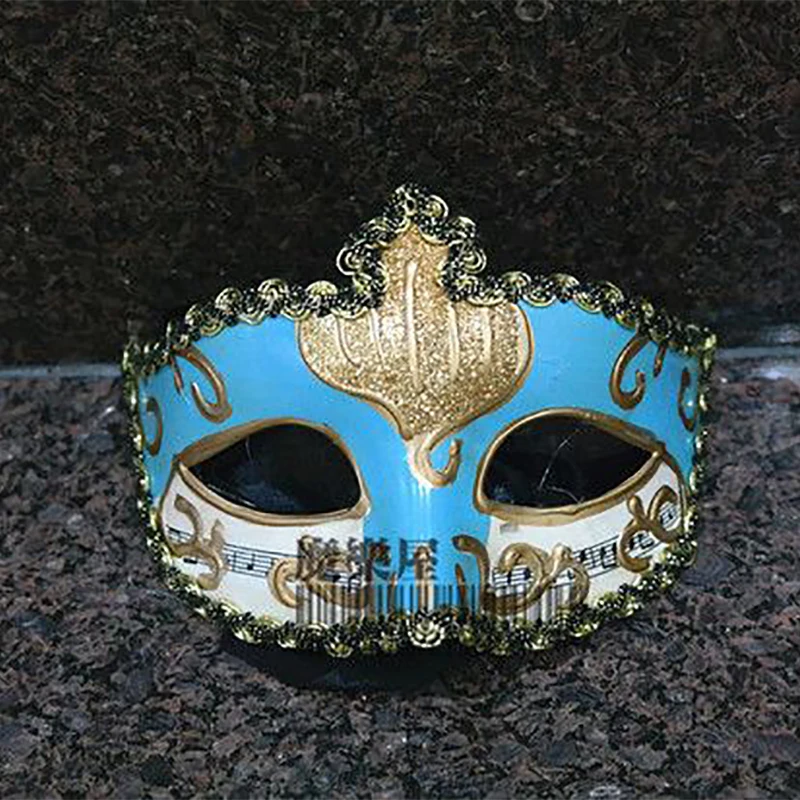 Рисунок 6 - Ручная маска для женщин и маскарада