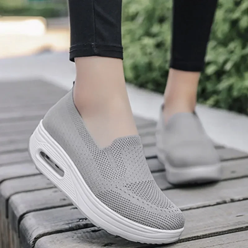 Women's Casual Slip on Sneakers Breathable Flying Woven Mesh Upper Jogging Shoes for Walking Biking Driving Zapatos De Mujer