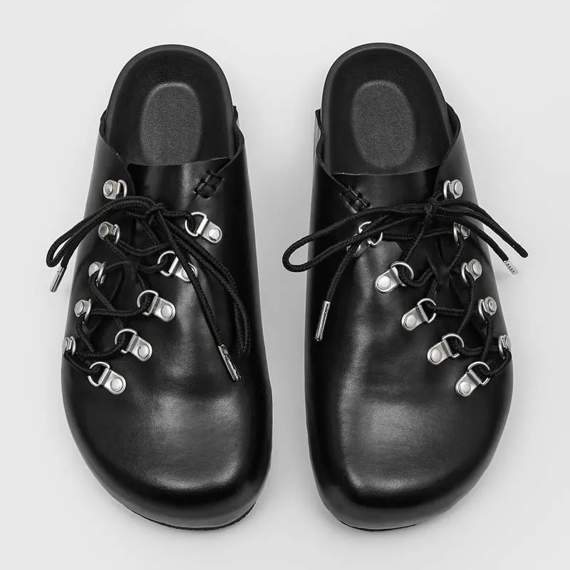 

Men Metal Decorative Lace Up Half Slippers with A Niche Design Sense Breathable Flat Bottom Outdoor Commuting Leisure Boken Shoe