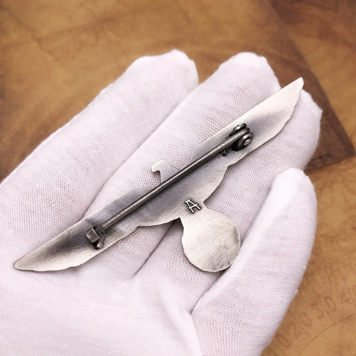 تذكارية شخصية الحيوان النسر الكبير على شكل بروش شارة معدنية ميدالية تذكارية يمكن تقديمها كهدية للأصدقاء الصغار