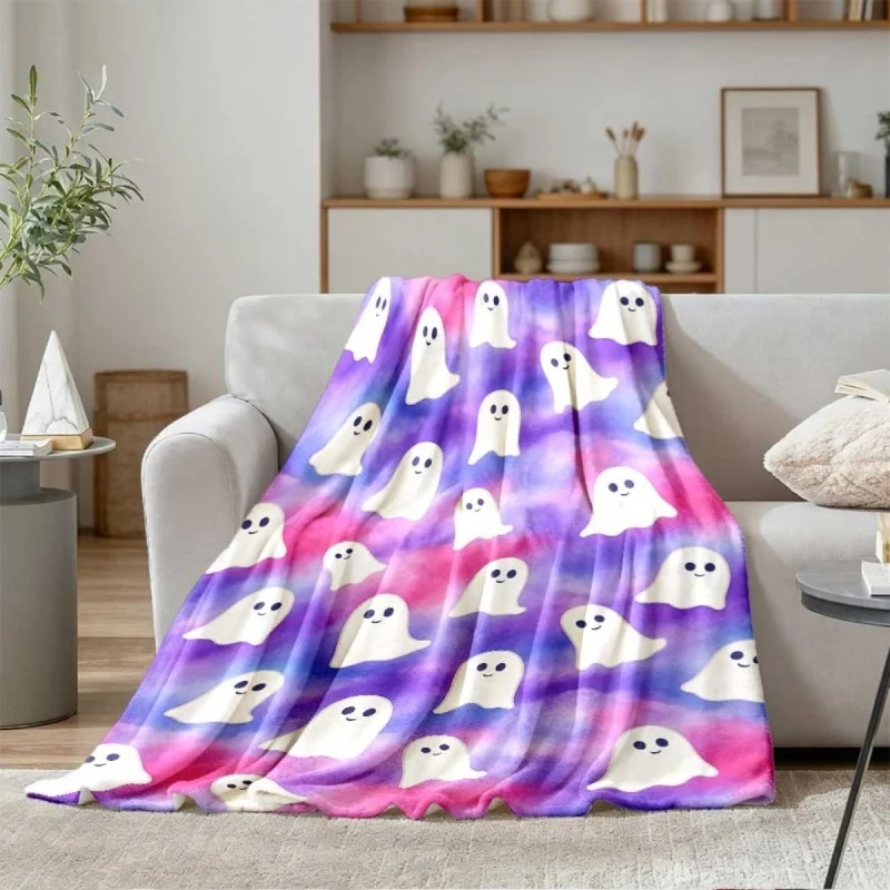 Gradient Purple Pink Background Cute Ghost Print Throw Blanket, Soft Lightweight Flannel Blanket for Couch Sofa Bed