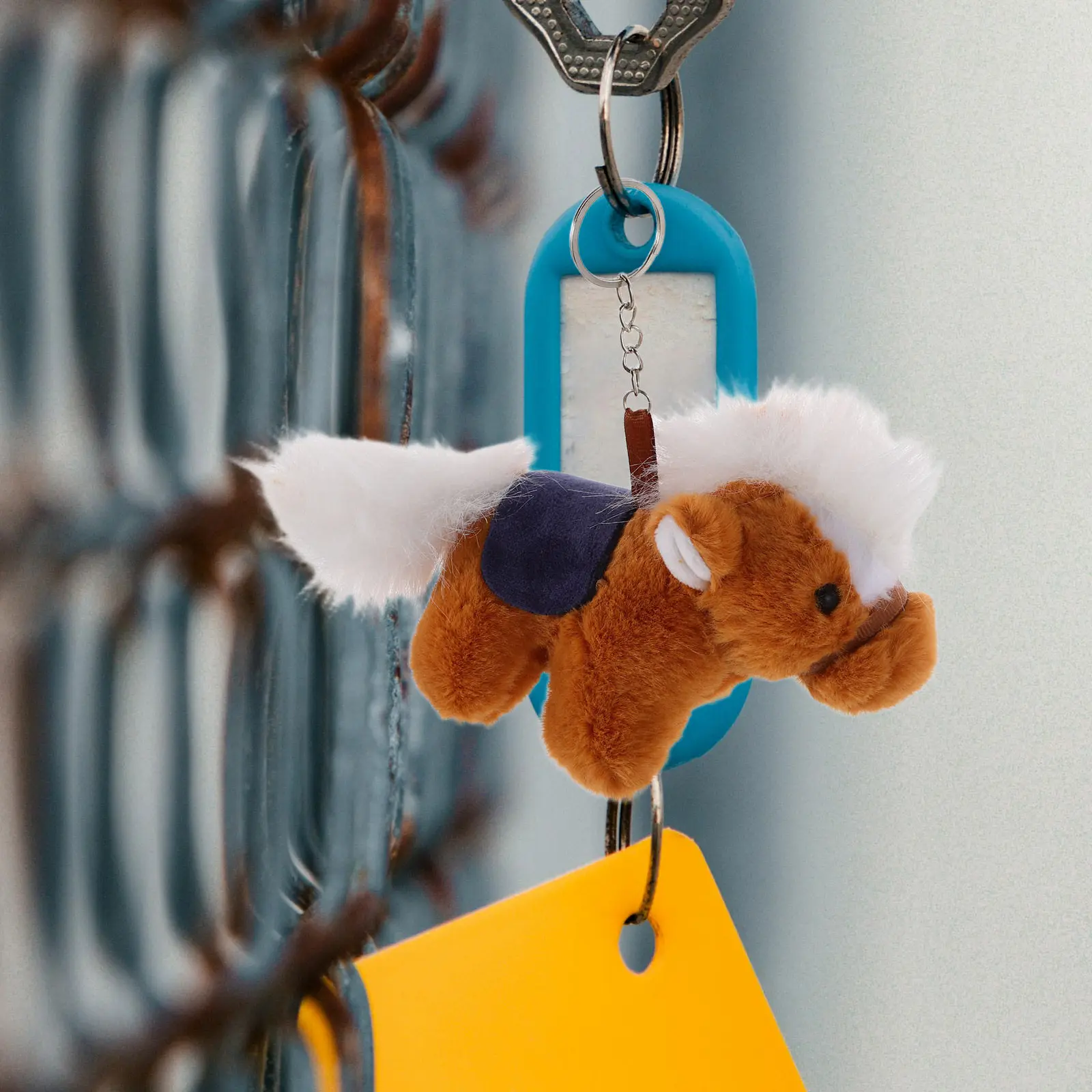 

Набор из 3-х плюшевых брелоков-лошадок: компактные подвески для сумок, милые зодиакальные фигурки, новогодний сувенир