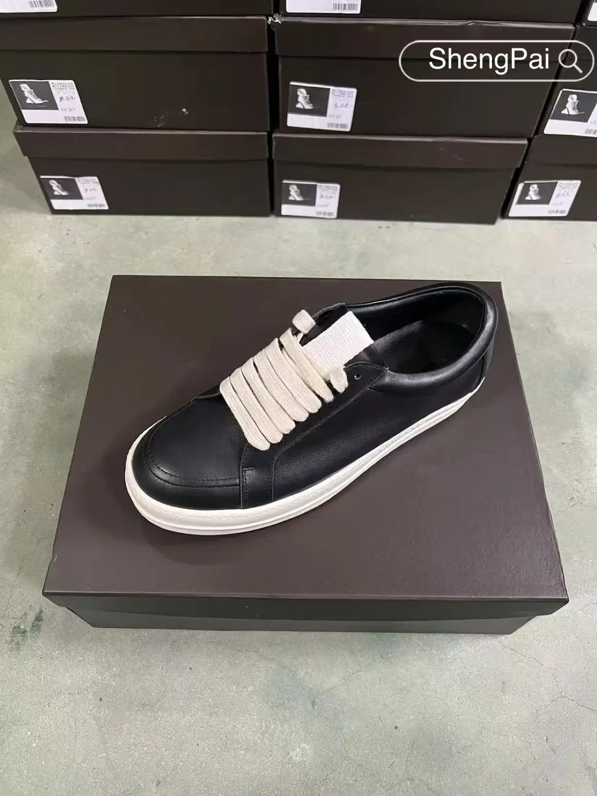 

Luxury Black Genuine Cow Leather Men's Sneakers Brand Low Top Lace-Up Casual Shoes Fashion Athletic Walking Sneakers For Men