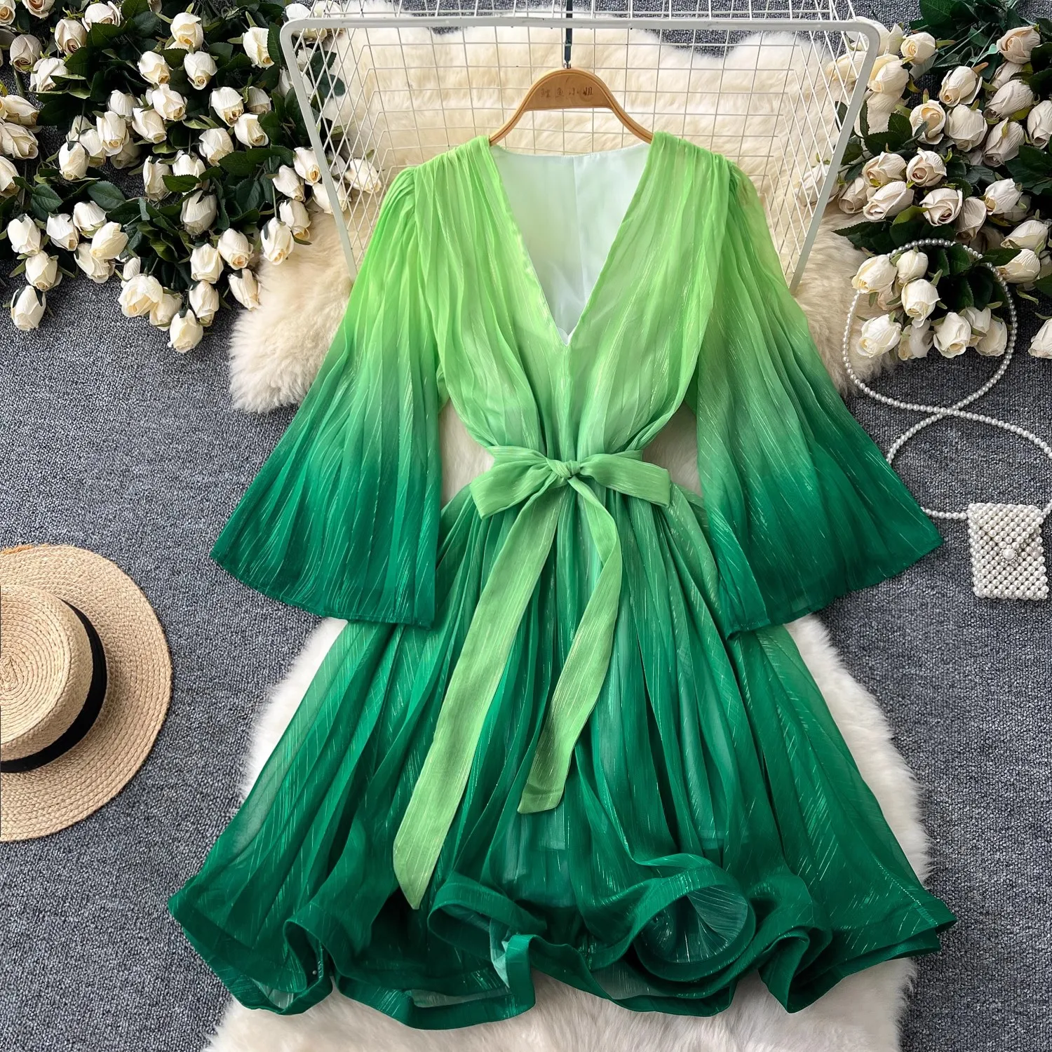 

Fashion 2024 Summer Holiday Ruffles Cake Dress Women's V-Neck Flare Sleeve Gradient Lace Up Belt Shine Robe Beach Vestidos