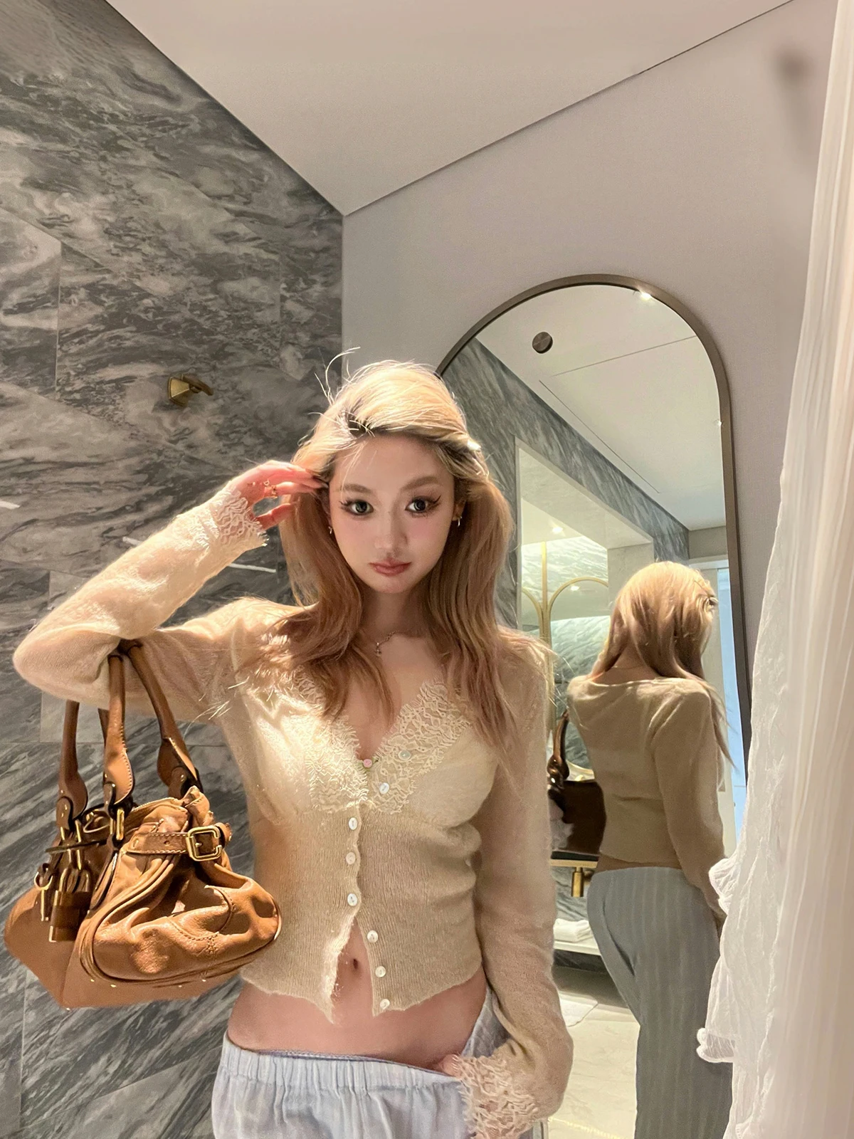 

Xinlei Lin Peach Sweet Tea Light Thin Lace Knitted Sweater Top Women's Elegant Style Soft Nylon Cashmere Blend Long Sleeve V-...