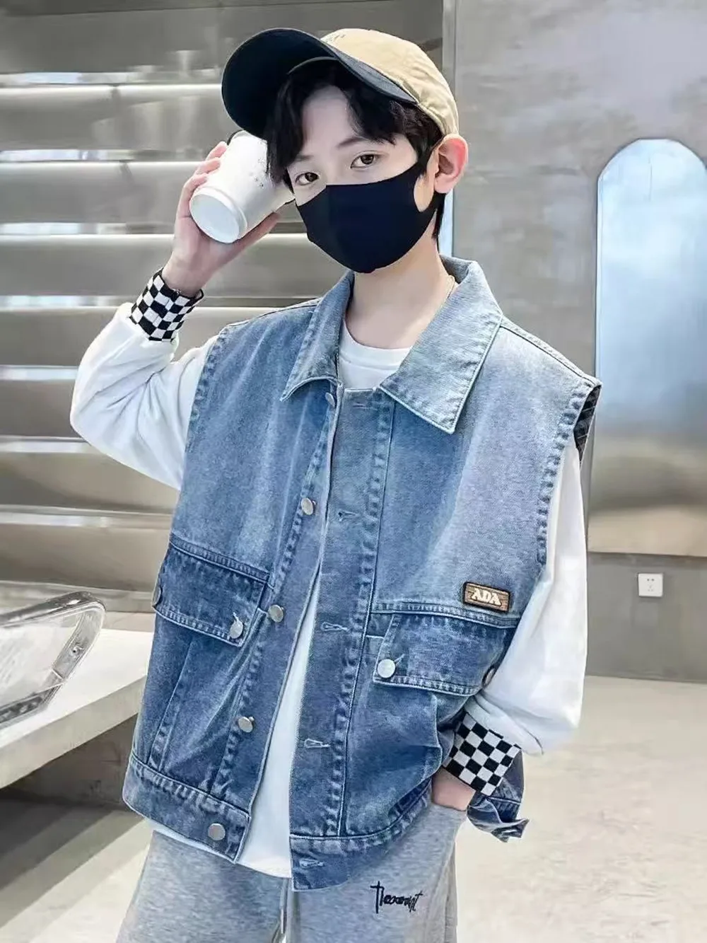 

Boy Casual Blue Denim WaistcoatKids Designer Denim Vest for With Pocket Street Outerwear Child Elegant Sleeveless Jacket 5-14Y