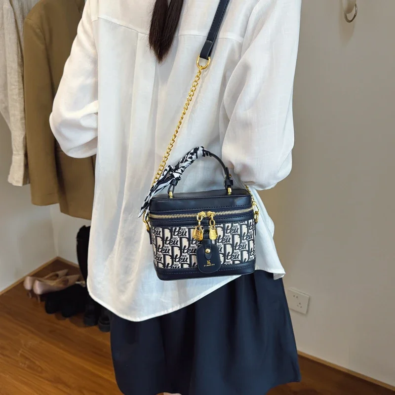 

Elegant Popular Women's Messenger Bag Leather Crossbody Bag Handbag, Luxury Classic Famous Designer Shoulder Tote For Ladies