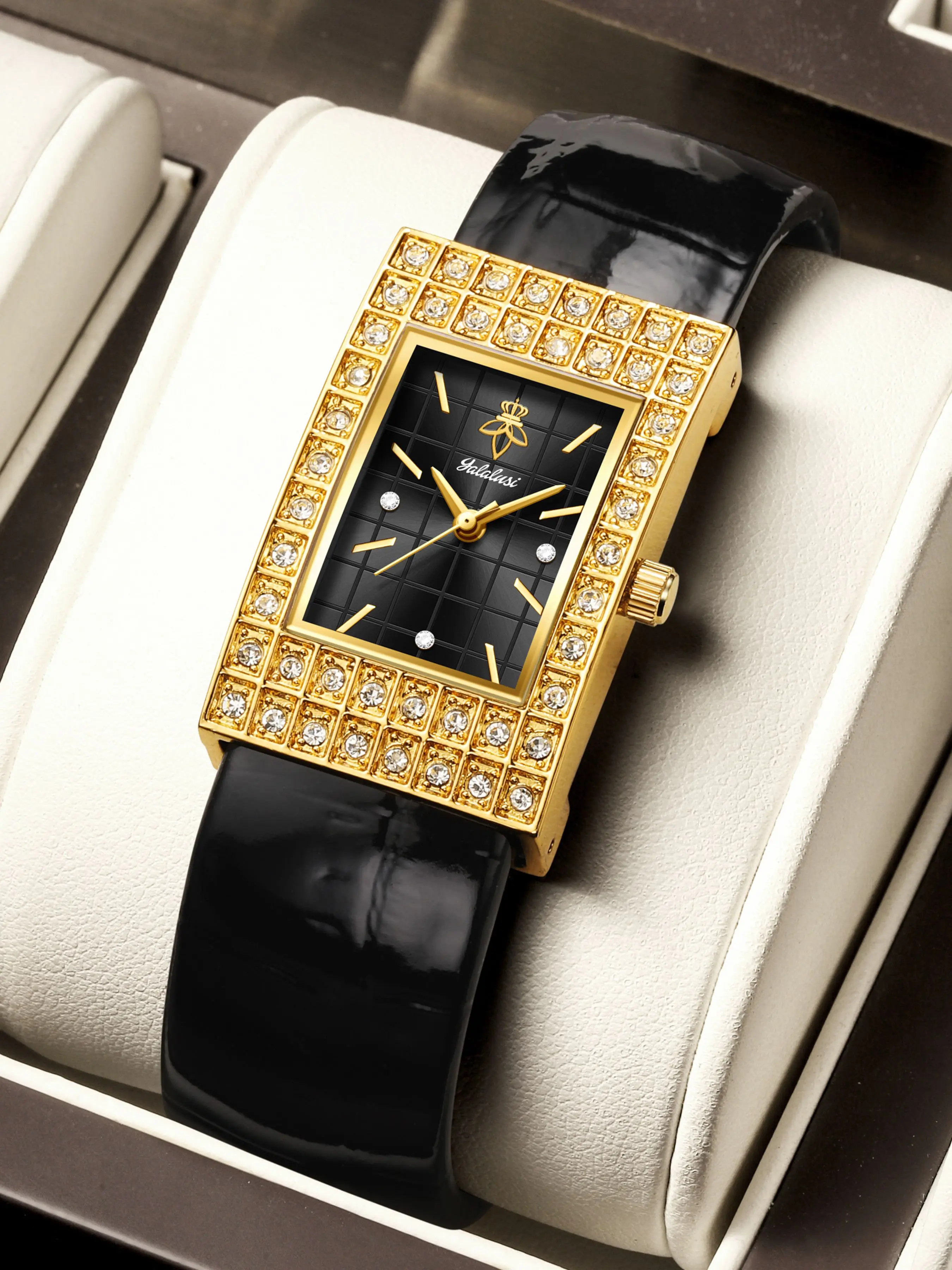 YaLaLuSi Fashionable Bracelet Watch with Diamond-Set Rectangular Dial: an Elegant and Minimalist Quartz Timepiece Reloj