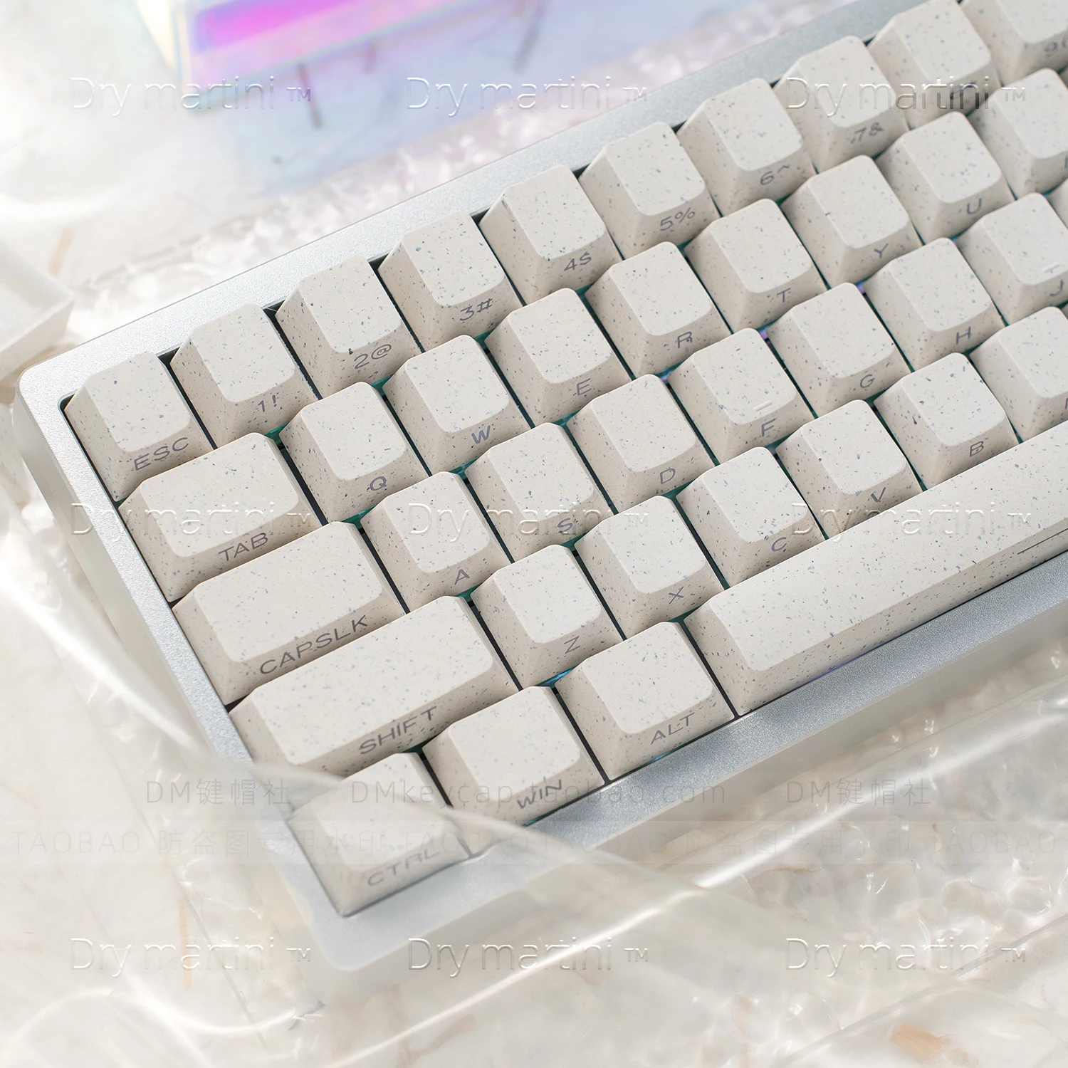 

Keycap fiber original side engraving closed character light transmission PC two-color injection molding
