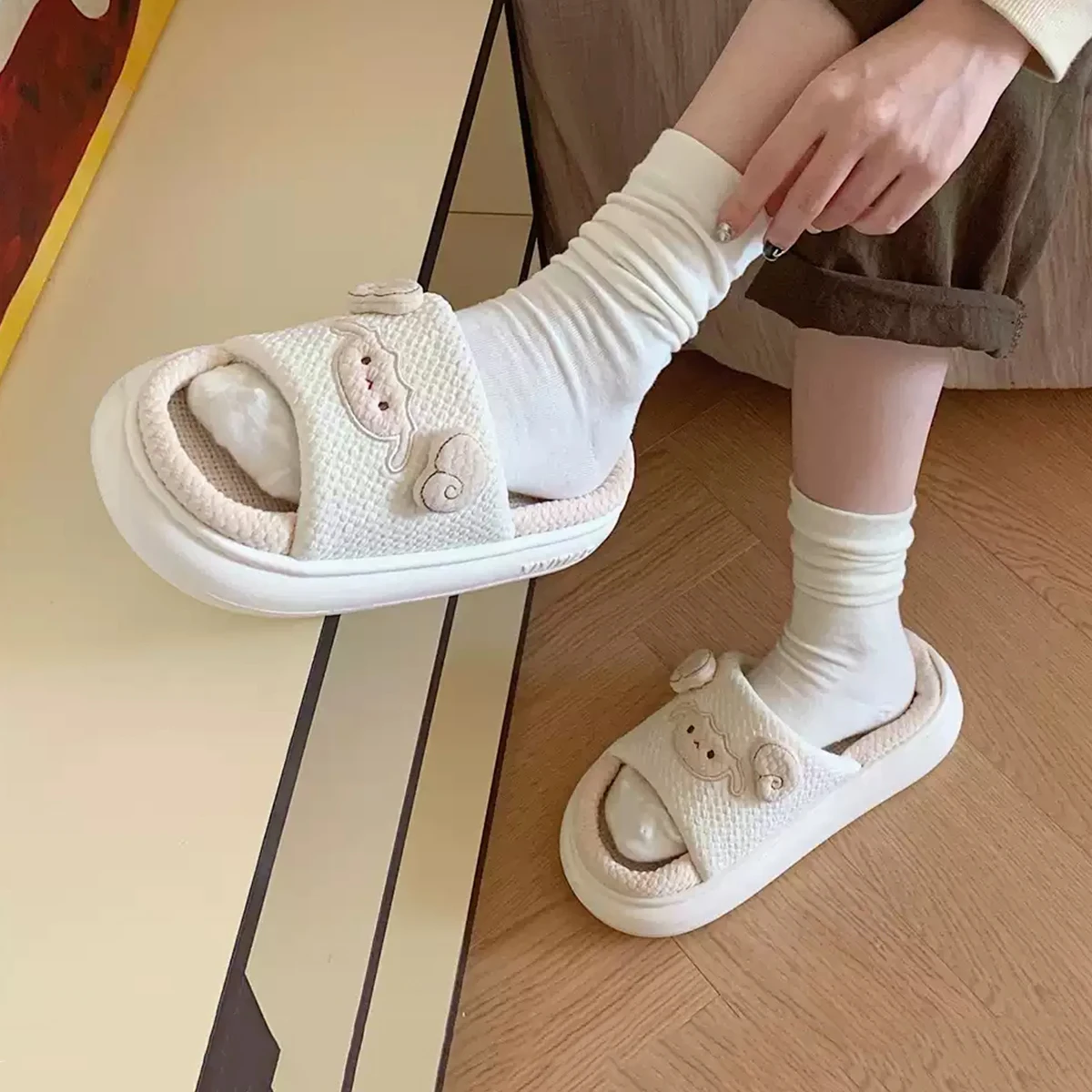 Women's Slippers, Soft and Cute Lamb Linen Slippers, Women's Ins Style, Student Home Use, Sweat-Absorbent, Soft Thick-Soled, All-Season Floor Shoes