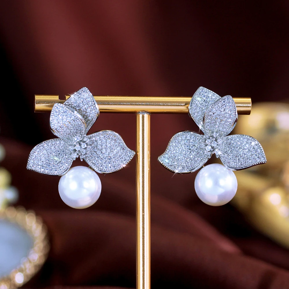 BeaQueen الساحرة الكاملة زركون معبد زهرة كبيرة اللؤلؤ الأبيض وأقراط للنساء الذكرى هدايا عيد الأم E1150