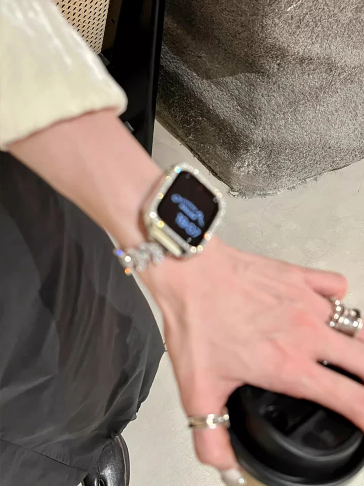 Cinturino con diamanti di lusso per Apple Watch 38mm 40 41mm 44mm 45mm 49mm Cinturino da donna sottile in metallo per iWatch Ultra 9 8 7 6 SE 5 4