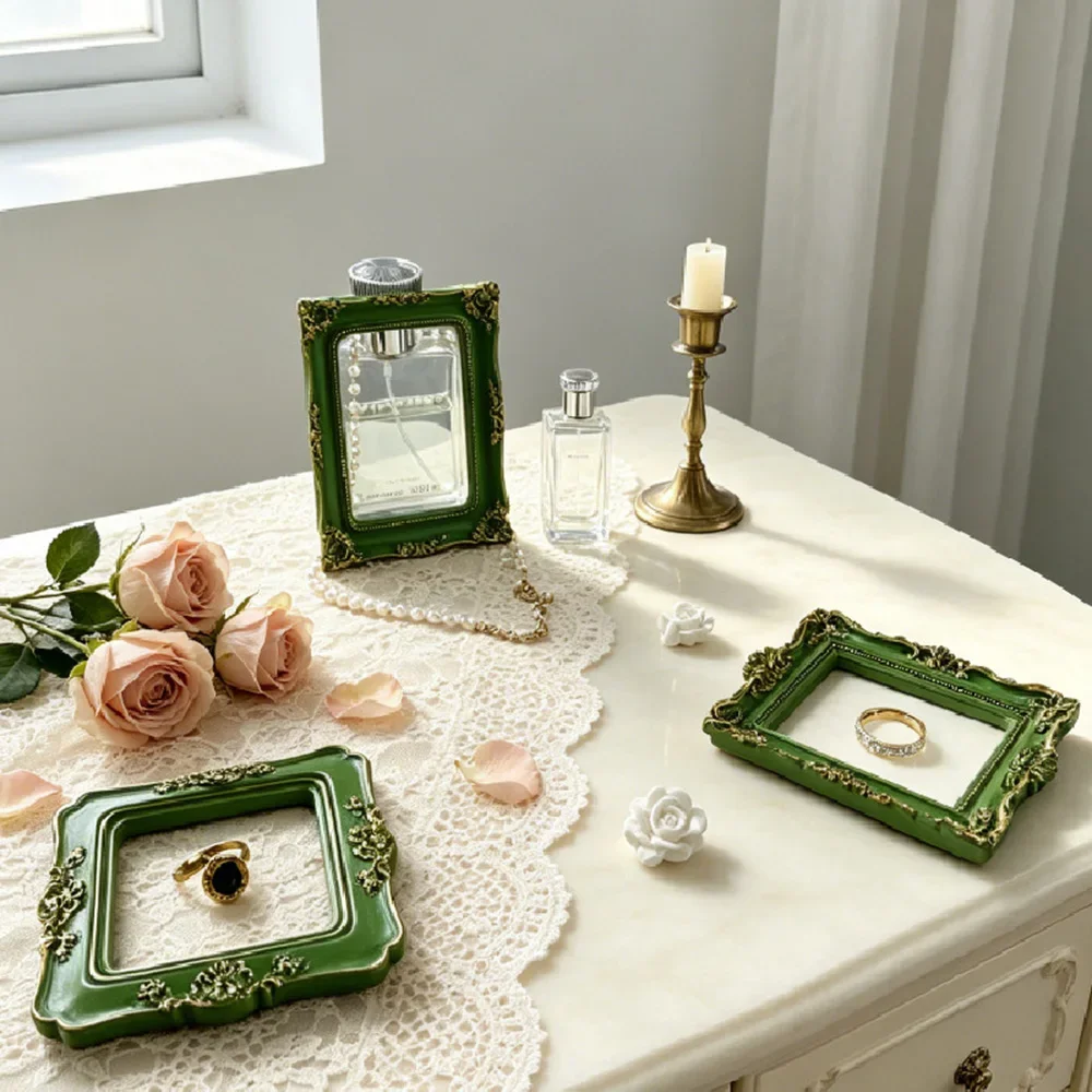 Photo Frame 8Pcs Green Baroque Style Resin Mini Picture Frame Retro Exquisite Display Holder Tabletop Wall Decor