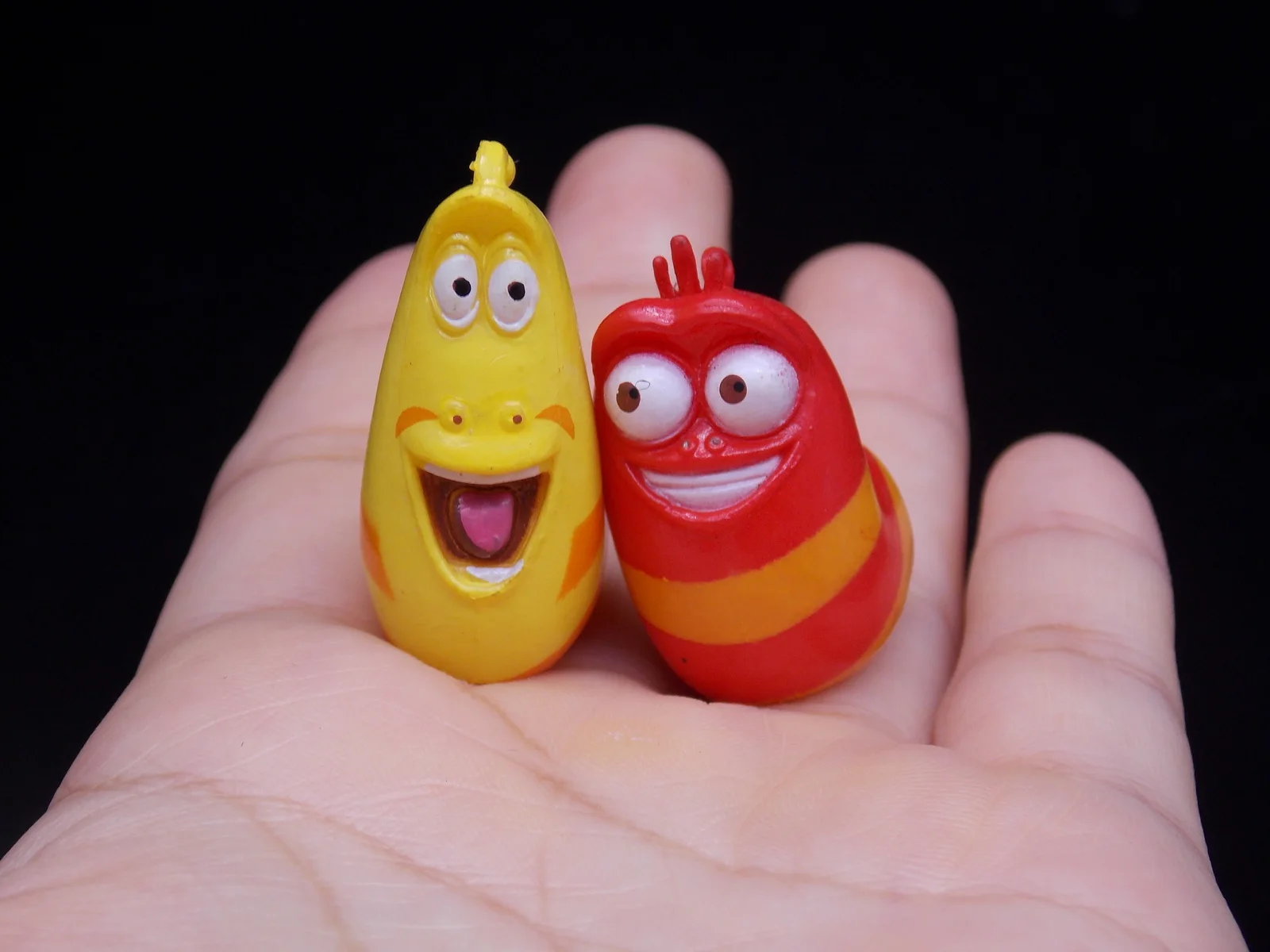 LOT 2pcs/set Korean Comic Cartoon Funny LARVA 3CM Mini Figures Keychain Phone Strap Kids Children Collection Toys Gift