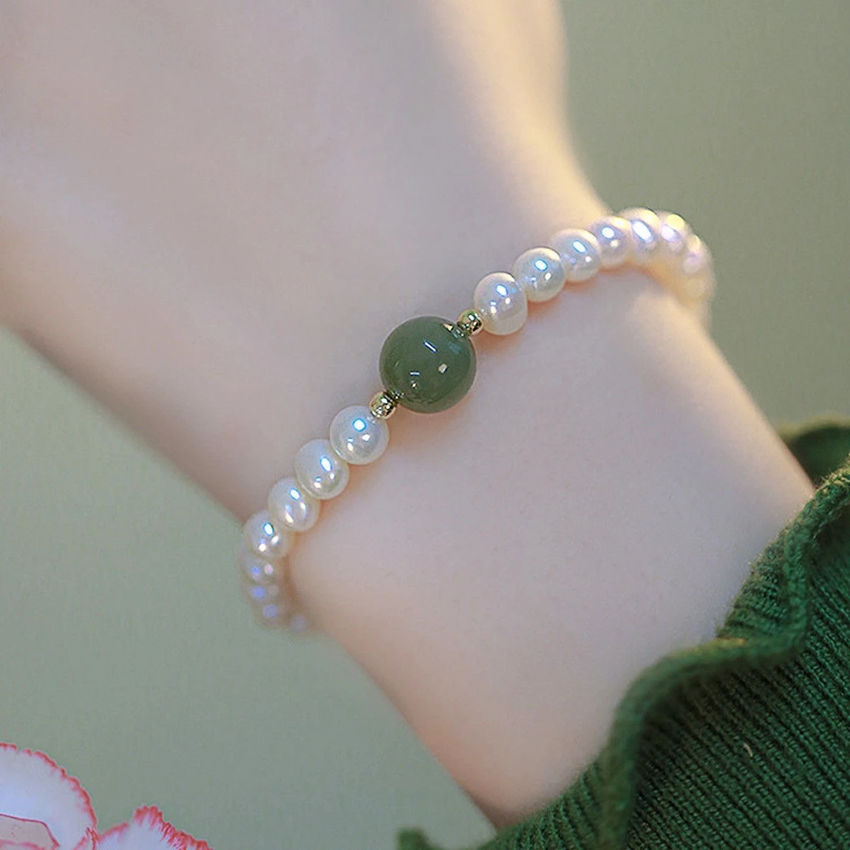 Luxuriöses Perlenarmband – Edelstahl-Perlen-Schmuck für Frauen, hypoallergene Geschenk-Armreifen-Accessoires