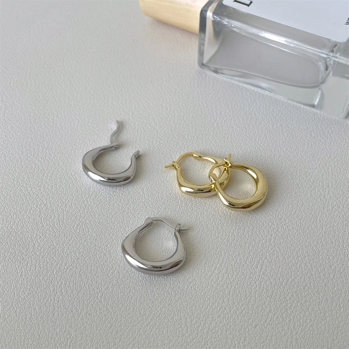 White Gold Plated 925 Sterling Silver Post Glossy Hoop Earrings, High Polished Trendy Fine Jewelry for Women Aretes Bijoux