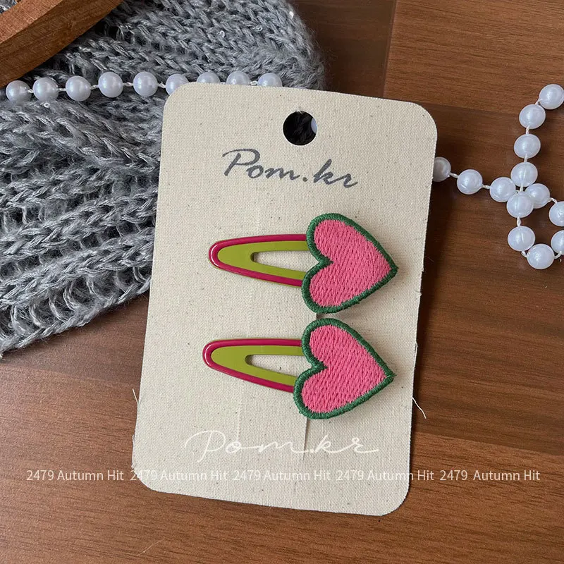 

Новые парные заколки-сердечки ручной работы из ткани для детей, разноцветные, для челки и боковых прядей, для повседневного использования, подарок для малышей