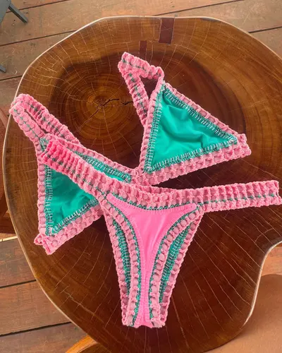 Imagen 2 del producto 2025 Traje de baño para mujer Conjunto de bikini rojo vino elegante con ribete trenzado único Perfecto para ropa de playa y fiestas en la piscina Escapazas de verano