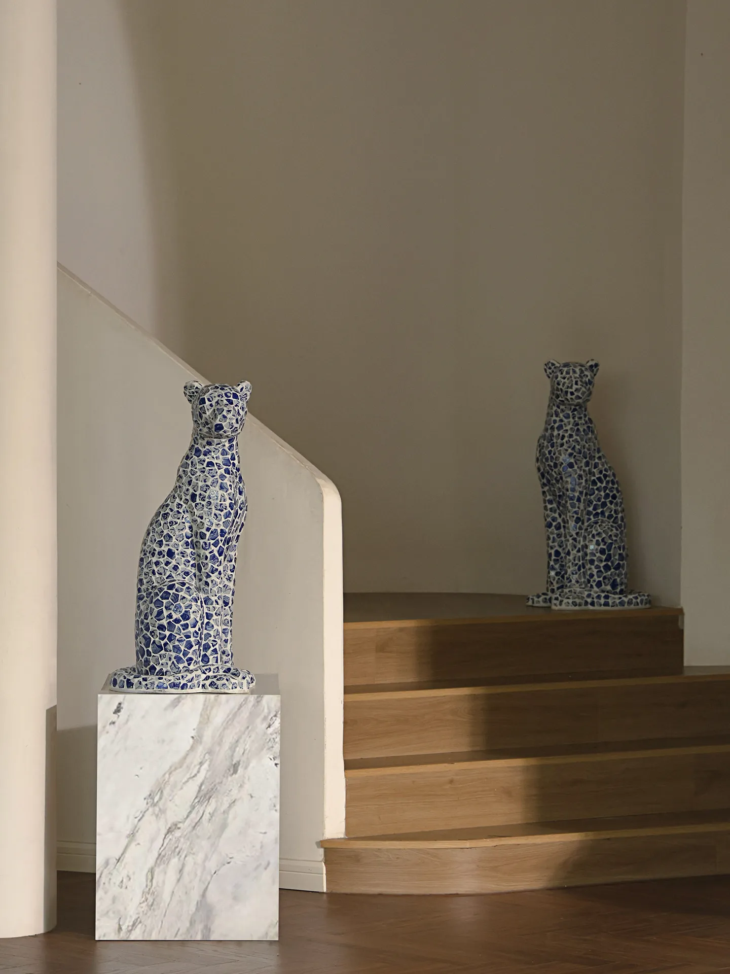 Chinese style ornament, handmade blue and white patch leopard, entrance living room luck sculpture