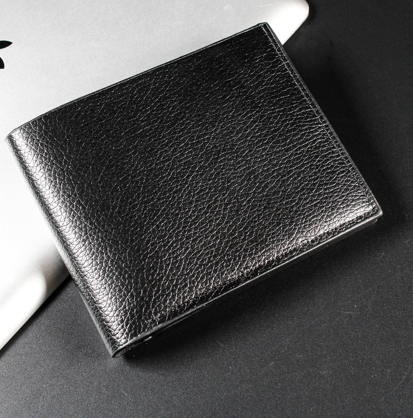

Men's Thin Bifold Wallet PU Leather RFID Blocking Cash Clip Card Holder with ID Photo Slot Compact Business Travel Essentials