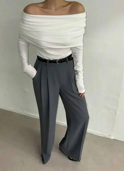 

2025 new autumn and winter single shoulder off shoulder design, slim fit and slimming, women's chest wrapped knitted sweater