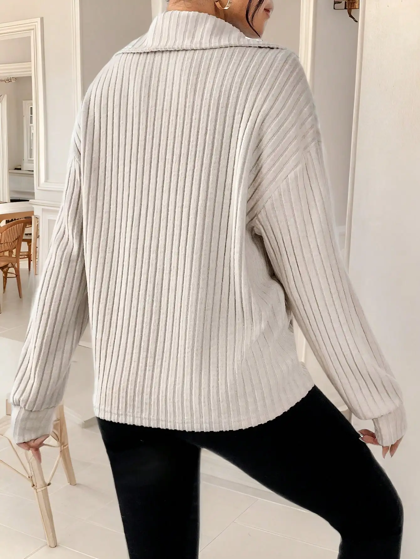 Simple and stylish loose zipper pullover knitted sweater with a lapel and inner tower sweater