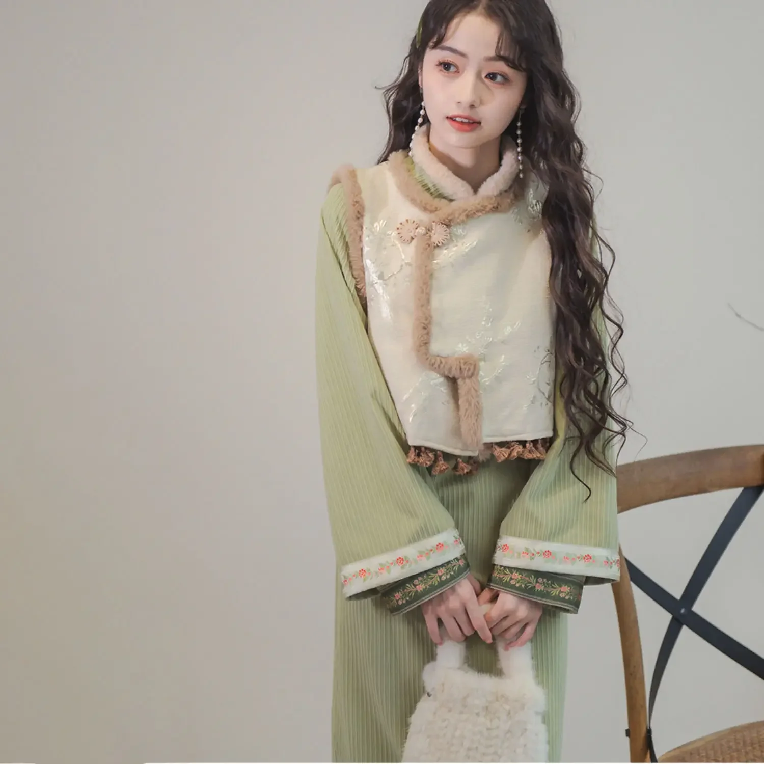 Autumn Winter Chinese Traditional Green Stand Collar Thickened Warm Cheongsam Dress Suit with Raw Edge Vest Women Modern Qipao