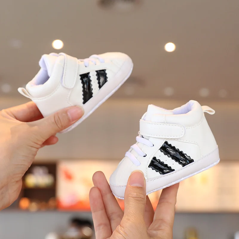 Nowe 0-18M buty dziecięce chłopiec noworodek maluch dorywczo wygodna bawełniana podeszwa antypoślizgowe PU skórzane buciki Crawl szopka buty