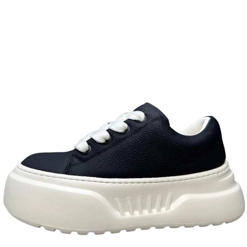 

European Style Original Design's Bread Shoes for Men's Thick Soled Height Increasing Board Shoes Comfortable Casual Sports Shoes