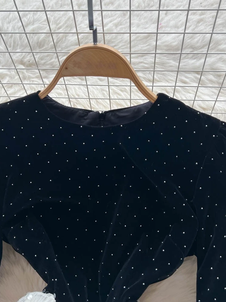 フランス風レトロベルベットカットアウトドレス レディース ブラックロングガウン スパンコールメッシュパッチワーク スリムフィット バックフェザーディテール ファー付き袖ドレス