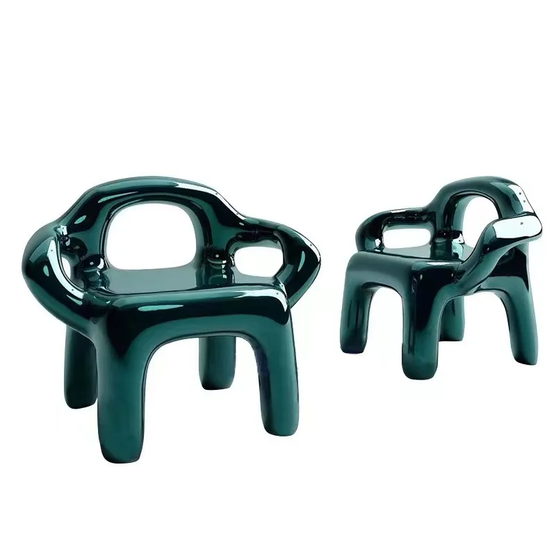 

Скандинавское кресло для отдыха особой формы из стекловолокна с гальваническим покрытием, дизайнерская модель дома, вилла, персонализированное художественное полое кресло из смолы