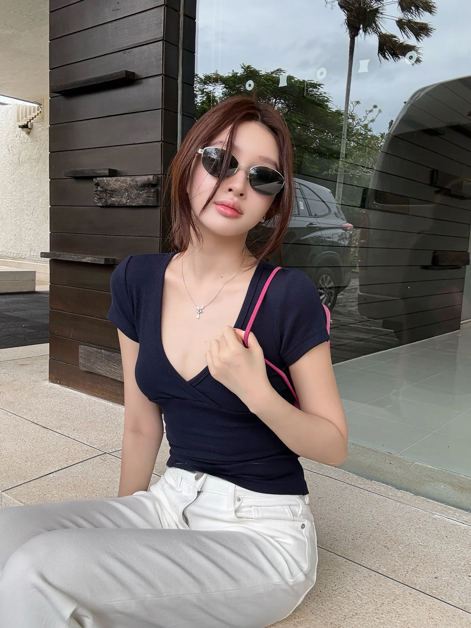 

FORNIYOYO Light Oxygen Holiday Soft Light Personality V-neck Skin-friendly Slimming Short Sleeve T-shirt Women's Fashion