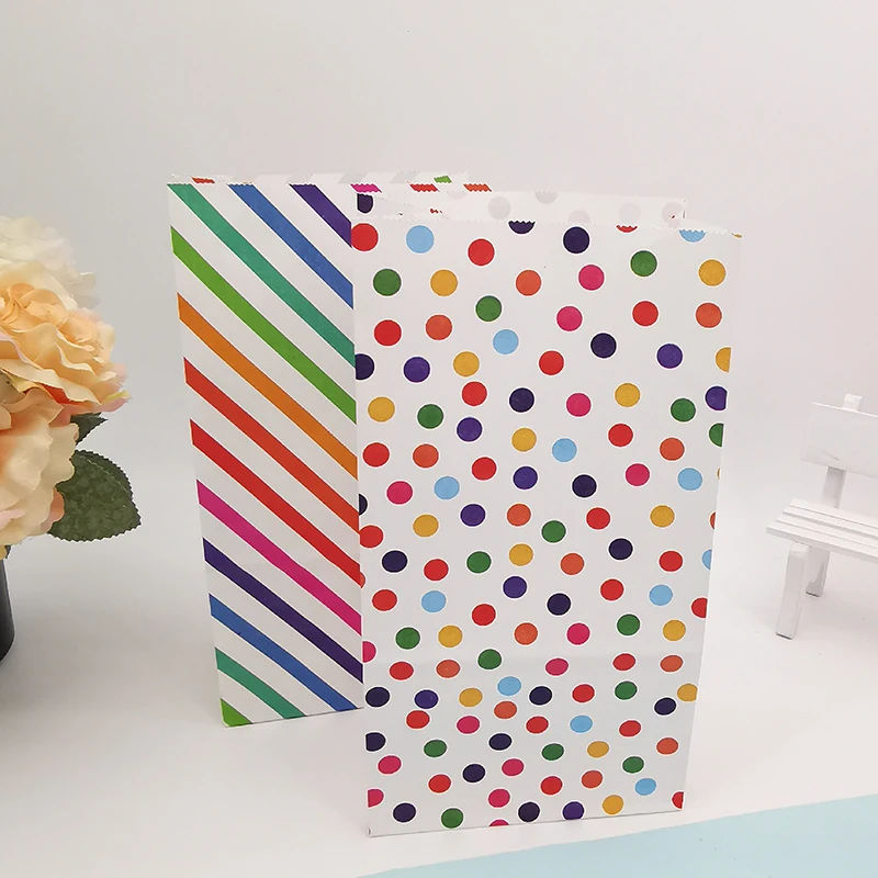 24/48 sztuk tęczowe paski prezent torba Kraft papier weselne pudełko na słodycze torebka żywności Polka Dot worek do pakowania artykuły na przyjęcie urodzinowe