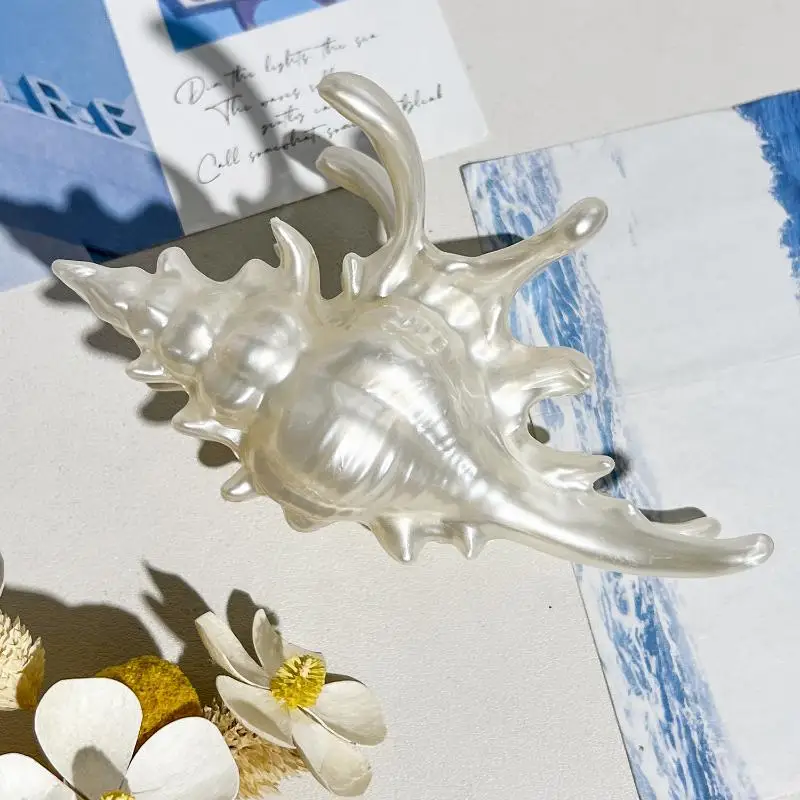 

Ocean Shark Claw Clip For Women Conch Hair Claw Clip For Cute Beach Hair Accessories