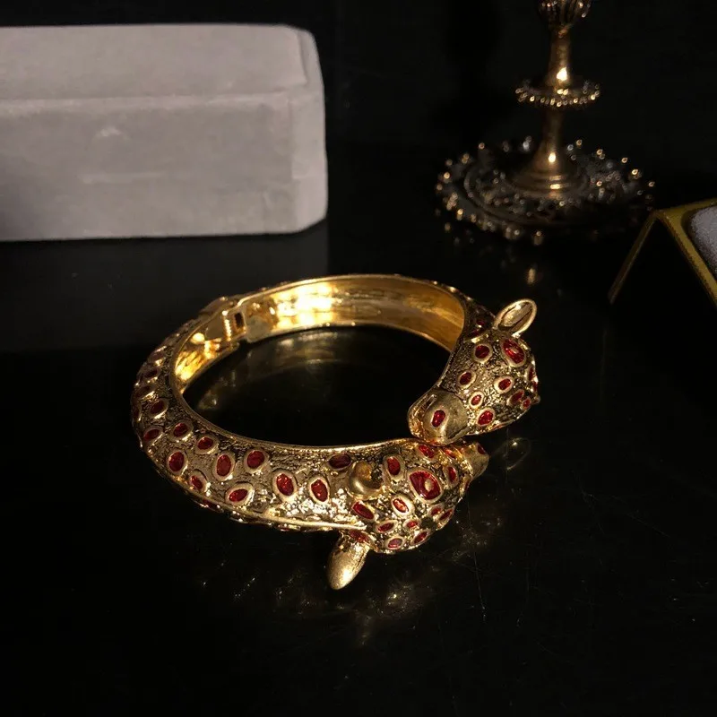 vintage retro style deer metal 3d bracelet enamel glaze bracelet hand jewelry