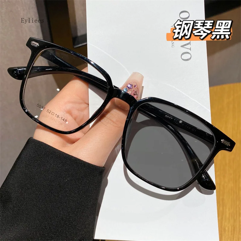 

Women Transparent Anti Blue Light Glasses Photochromic Glasses Large Frame Eye Protection Glasses Computer Chameleon Sunglasses