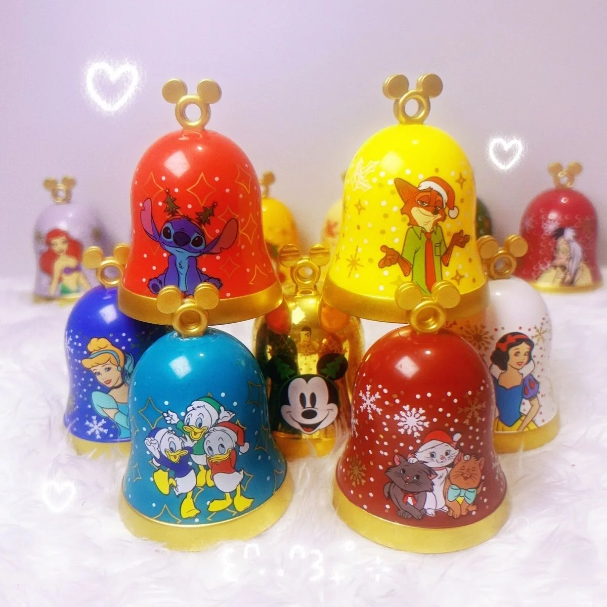 زخرفة جرس سلسلة عيد الميلاد من ديزني مع دمى شخصيات الحركة دونالد داك ميكي ماوس إلسا ويني ذا بوه هدايا قابلة للجمع