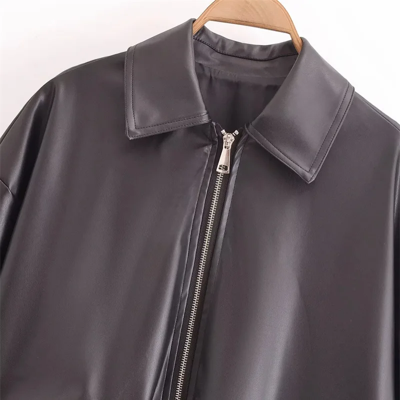 Top in pelle PU con vita retrò americana, stile casual sottile e allentato per l'autunno, nuovo capispalla alla moda da donna più facile