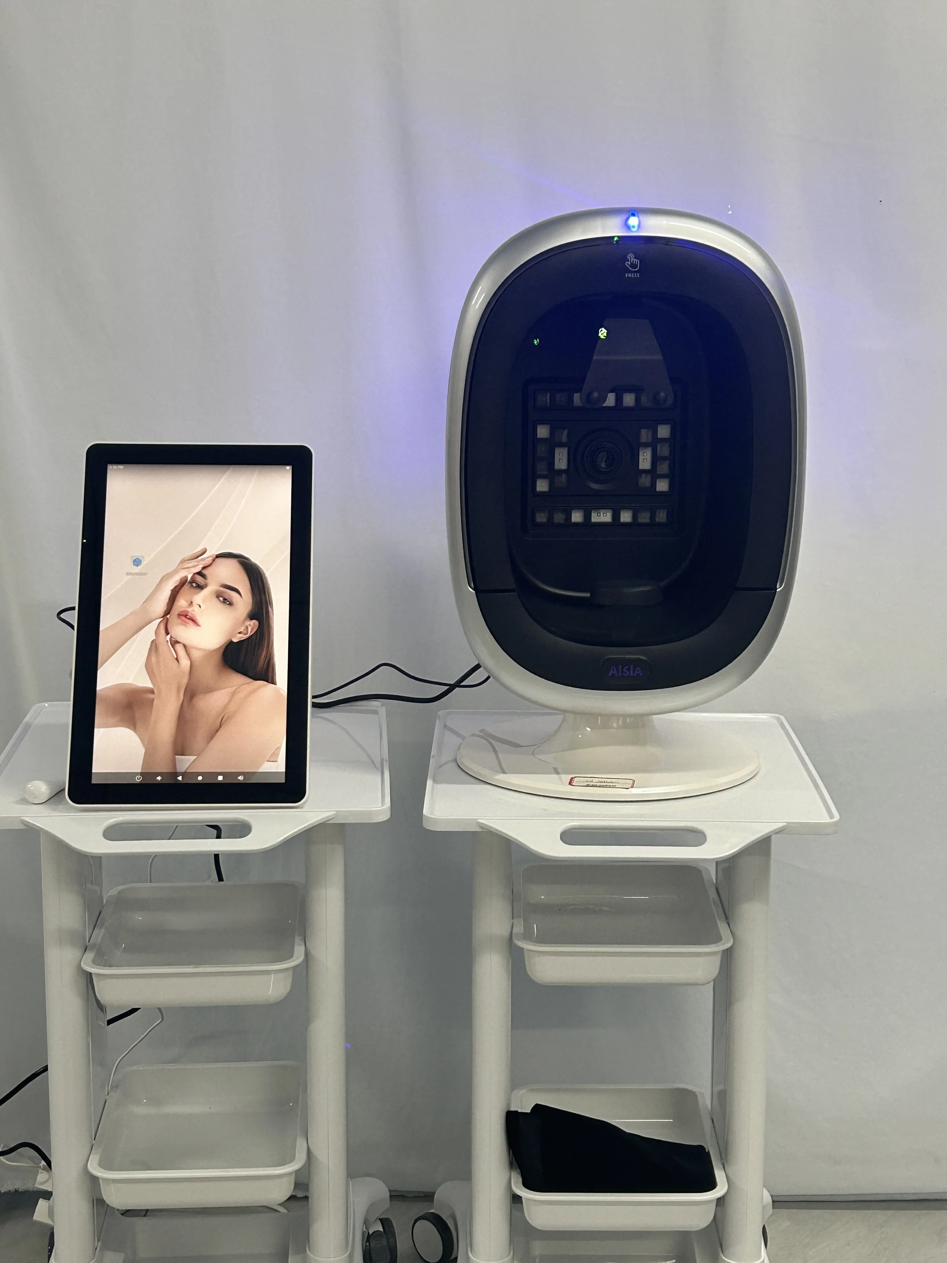 أحدث آلة تحليل الوجه AI المهنية الجمال تحليل الوجه الصحة الجمال جهاز اختبار الوجه 3D الجلد الماسح الضوئي للوجه