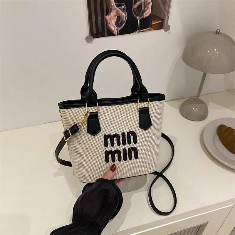 2025 New Niche Design Exquisite Handbag, Fashionable and Versatile Shoulder Bag, Woven Texture High-quality Crossbody Bag