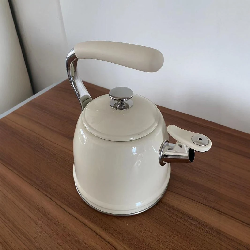 Retro whistle kettle immortal steel kettle induction cooker open flame can be heated by electricity