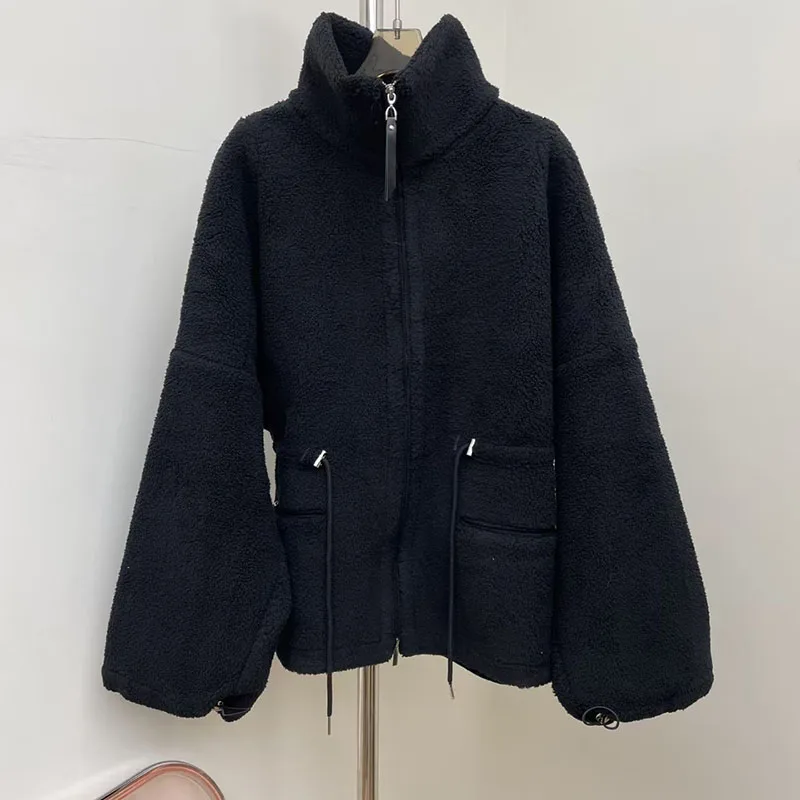 

Пальто из овечьей кожи на молнии с воротником-стойкой в стиле ретро, женская теплая куртка в стиле спецодежды с завязками на талии и двойными карманами